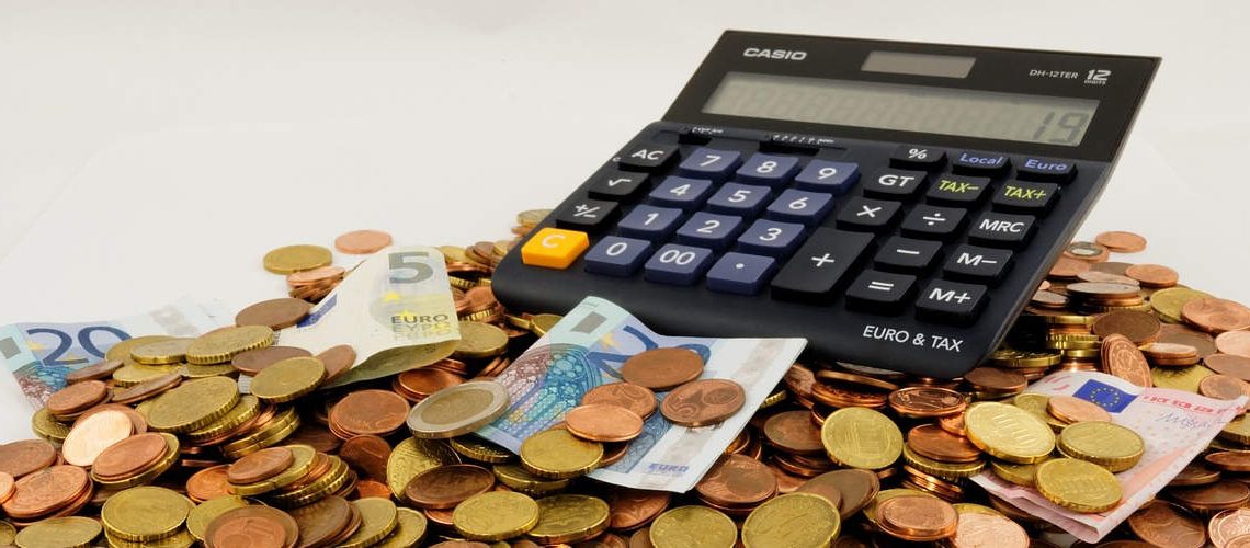 Quins impostos i recàrrecs tenen les pòlisses d'assegurances?